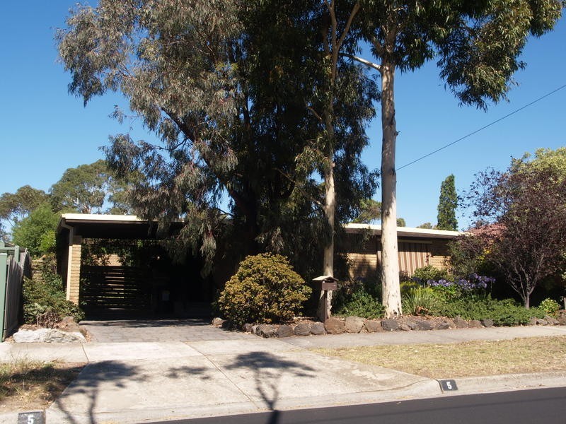 5 Lawson Street, Sunbury VIC 3429