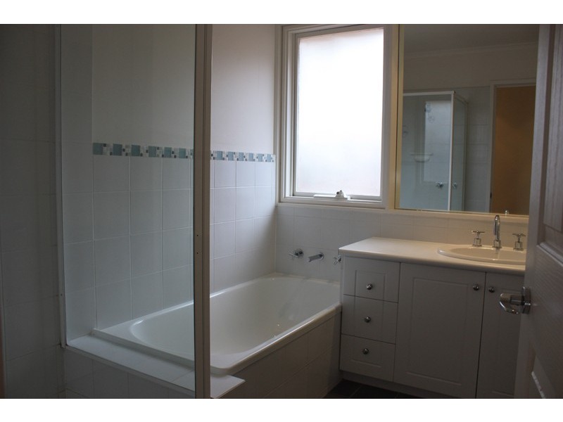 62 Higgins Avenue, Sunbury VIC 3429