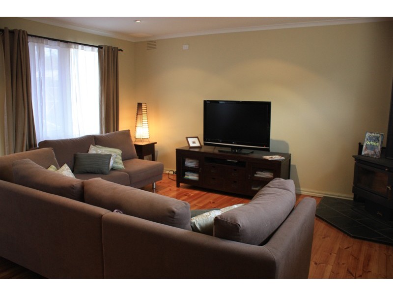 62 Higgins Avenue, Sunbury VIC 3429