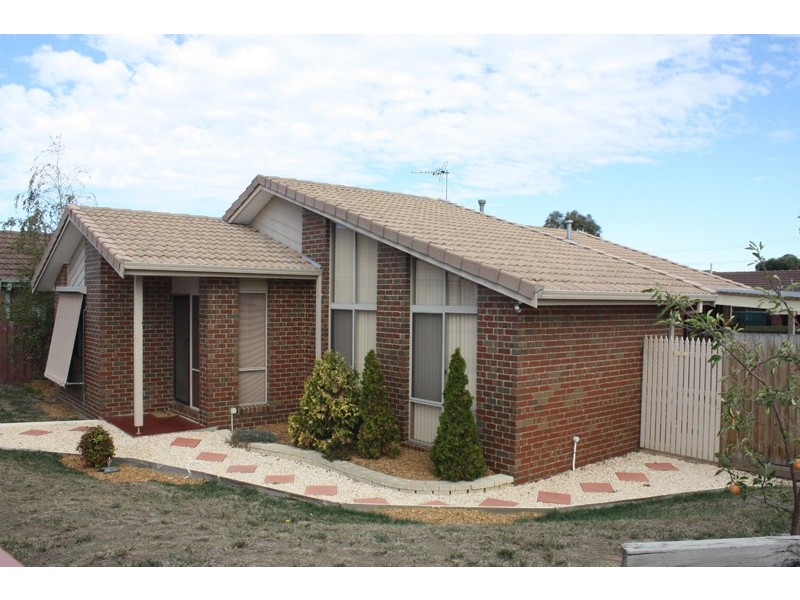 2 Crawford Way, Sunbury VIC 3429