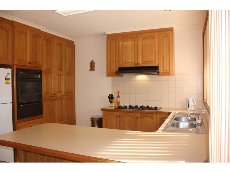 2 Crawford Way, Sunbury VIC 3429