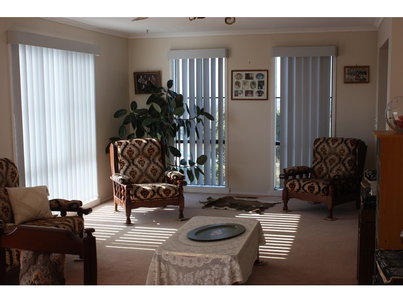 37 Long Drive, Sunbury VIC 3429