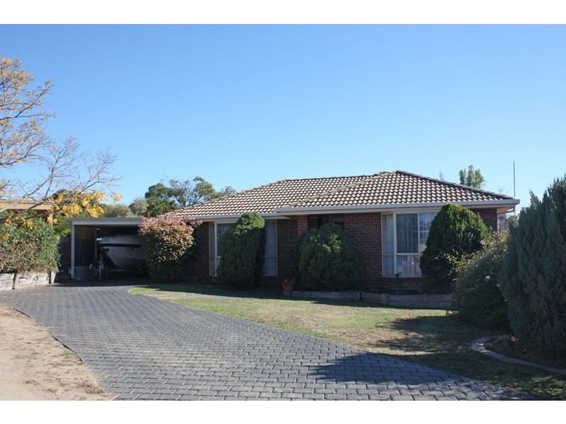 30 Woodstock Close, Sunbury VIC 3429