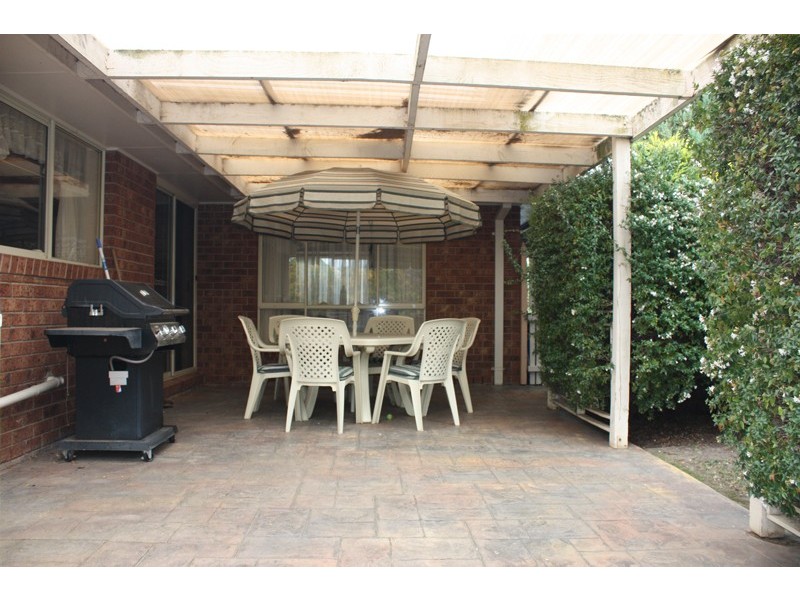 30 Woodstock Close, Sunbury VIC 3429