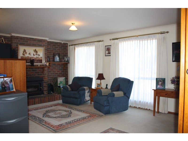 102 Reservoir Road, Sunbury VIC 3429