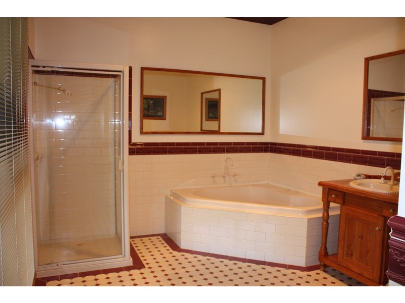 40 The Parkway, Sunbury VIC 3429