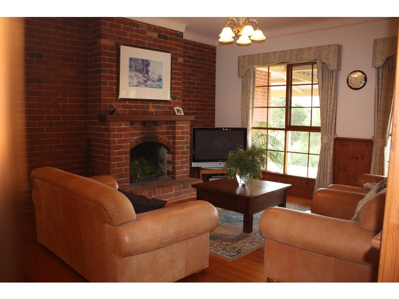 40 The Parkway, Sunbury VIC 3429