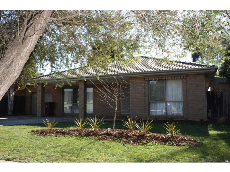 70 Dunrossil Drive, Sunbury VIC 3429