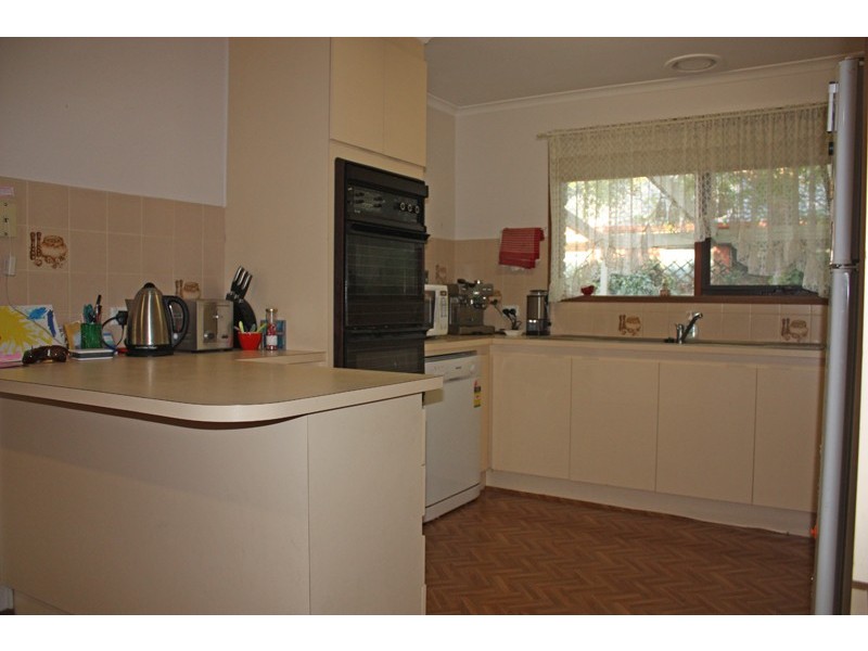 70 Dunrossil Drive, Sunbury VIC 3429