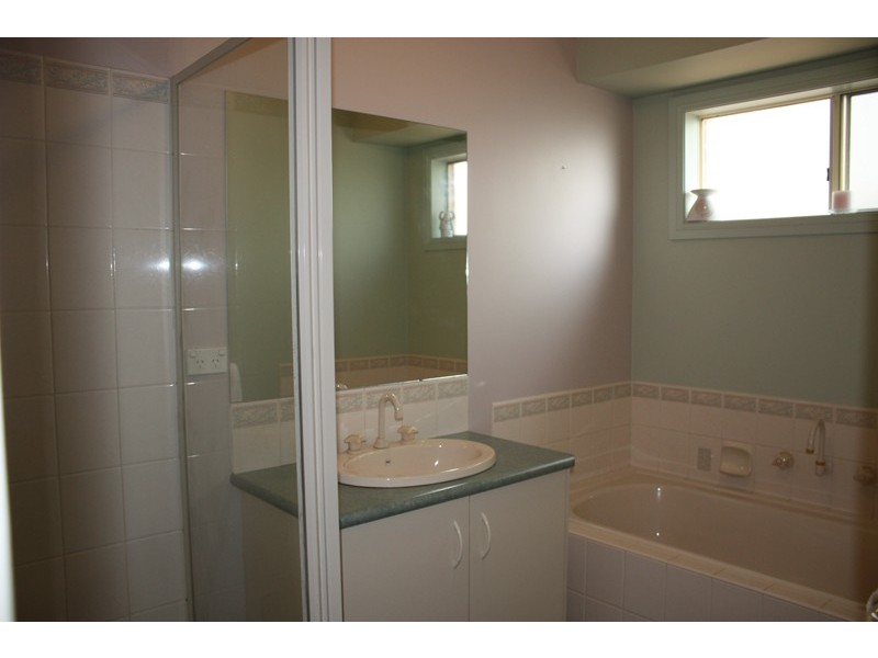 12 Peterhouse Court, Sunbury VIC 3429