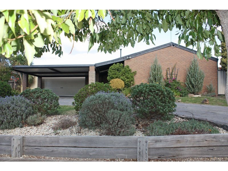 15 Fraser Court, Sunbury VIC 3429