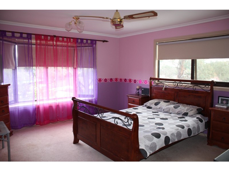174 Gap Road, Sunbury VIC 3429