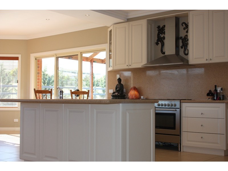 4 View Terrace, Sunbury VIC 3429