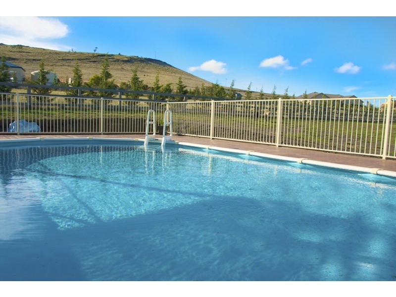 4 View Terrace, Sunbury VIC 3429