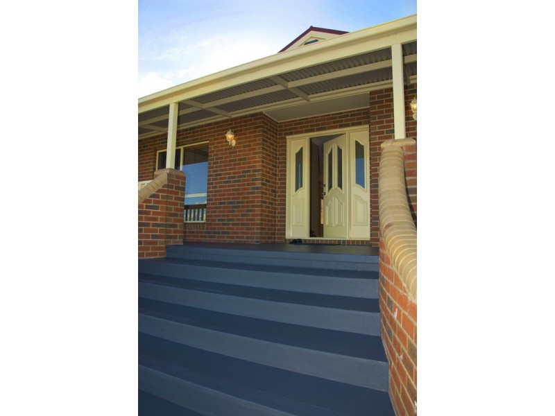 4 View Terrace, Sunbury VIC 3429