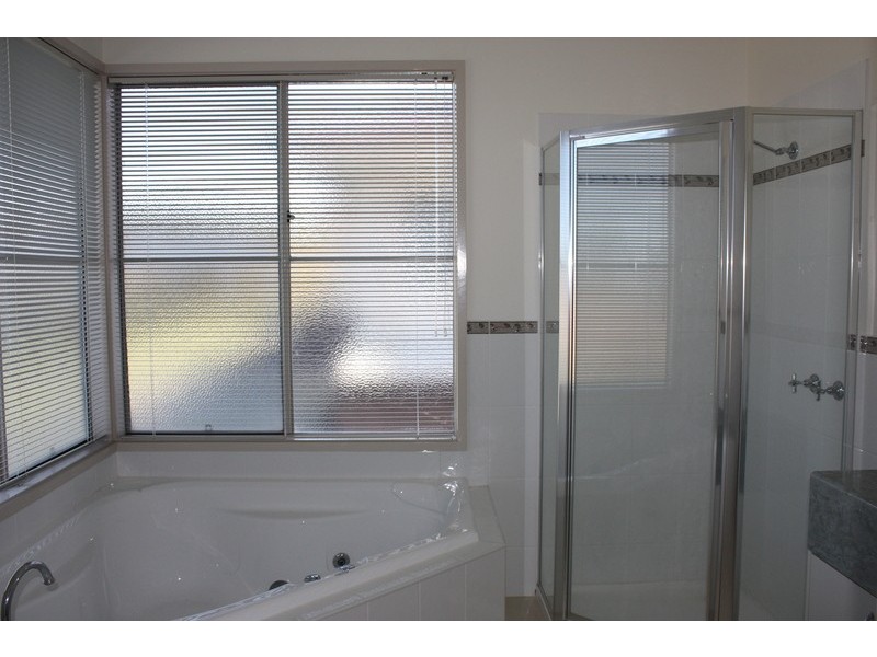 2 Saxonwood Drive, Sunbury VIC 3429