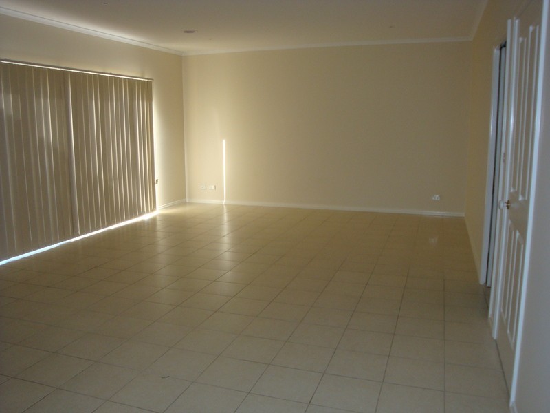 1/155 O’Shanassy Street, Sunbury VIC 3429