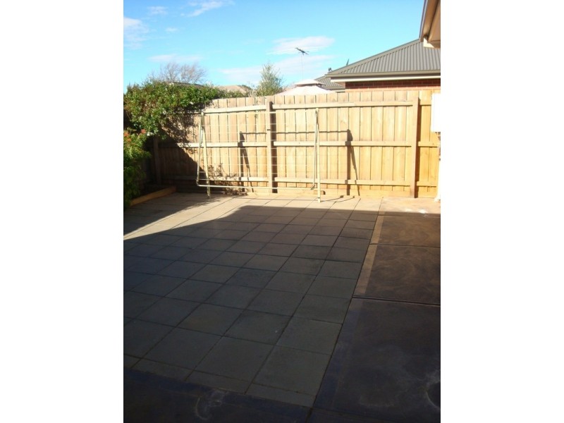 1/155 O’Shanassy Street, Sunbury VIC 3429