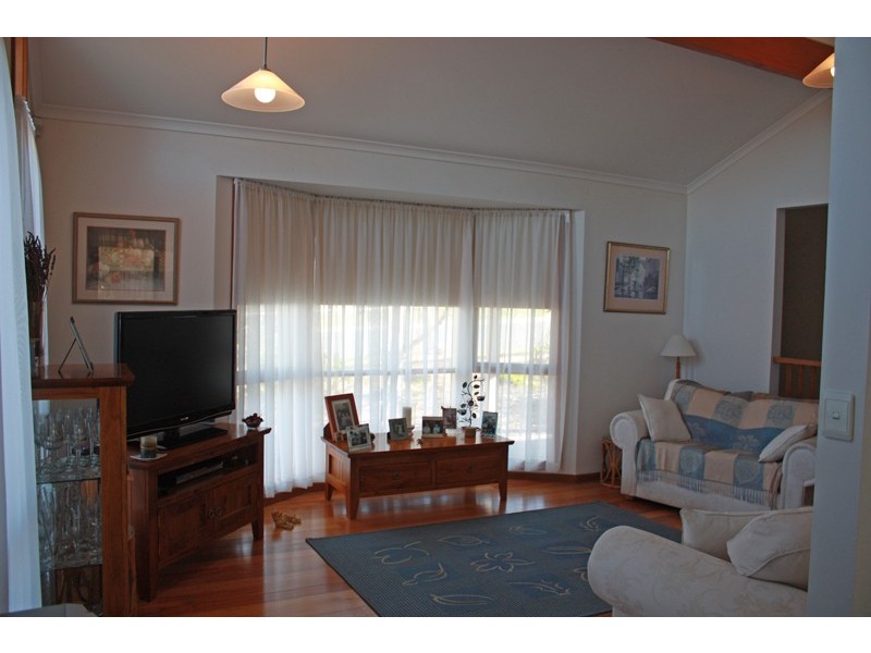 109 Melba Avenue, Sunbury VIC 3429