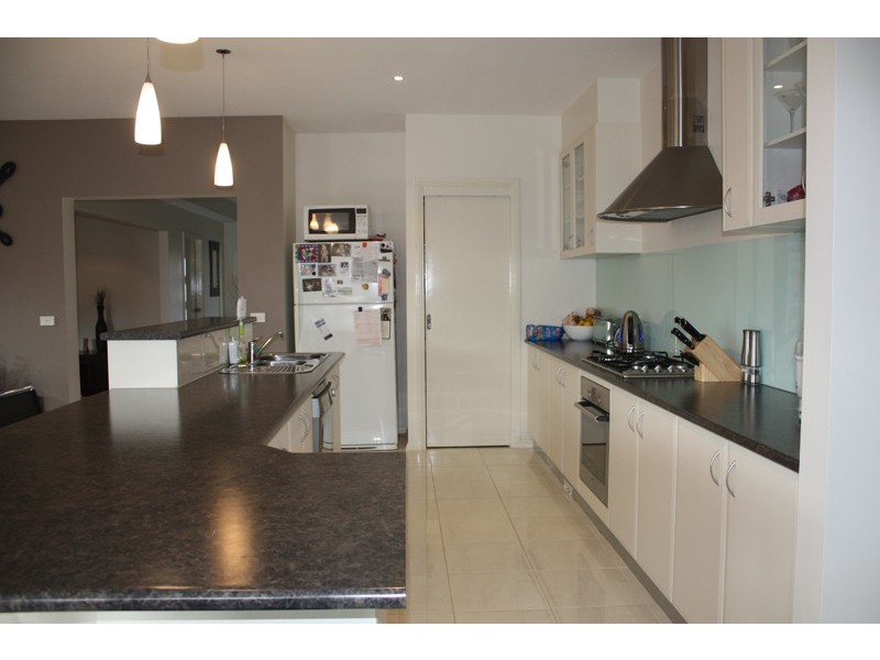 4 Sweep Court, Sunbury VIC 3429