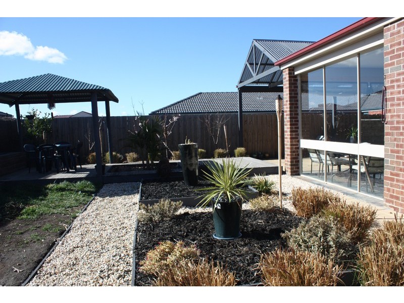 4 Sweep Court, Sunbury VIC 3429