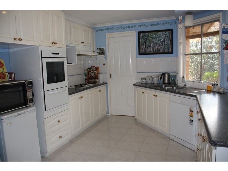 35 Fullbrook Drive, Sunbury VIC 3429