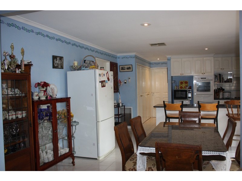 35 Fullbrook Drive, Sunbury VIC 3429