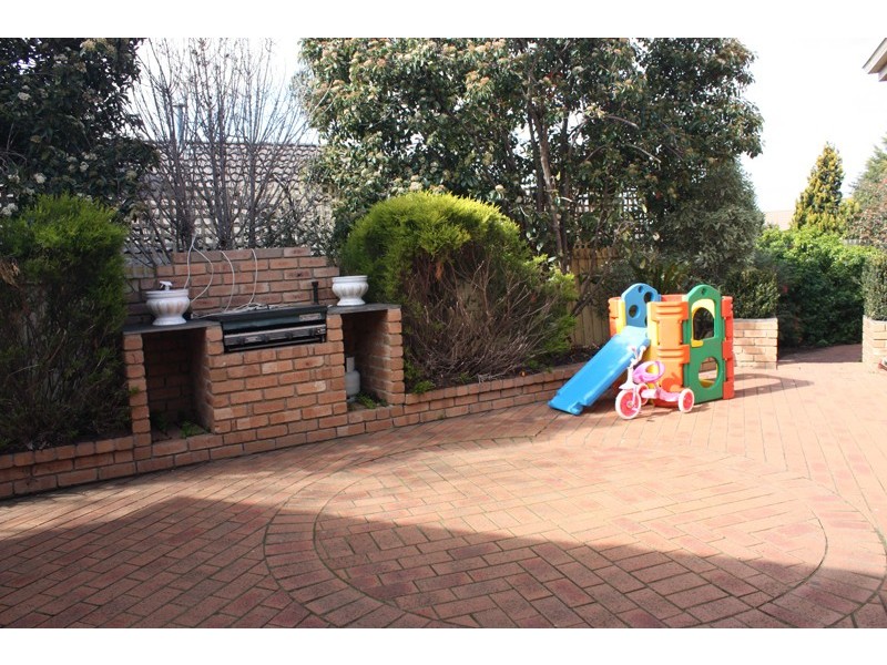 35 Fullbrook Drive, Sunbury VIC 3429