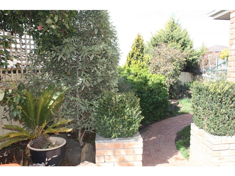 35 Fullbrook Drive, Sunbury VIC 3429