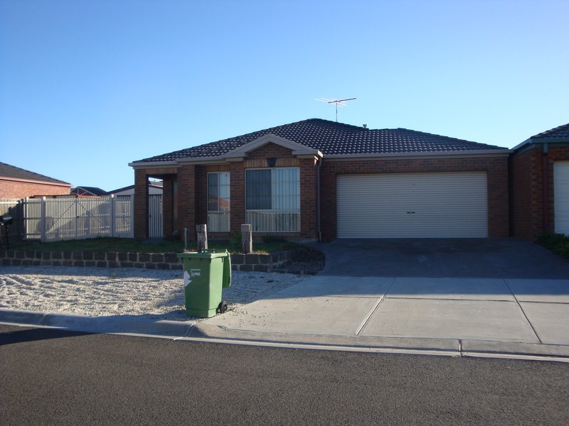 7 Yallop Crescent, Sunbury VIC 3429
