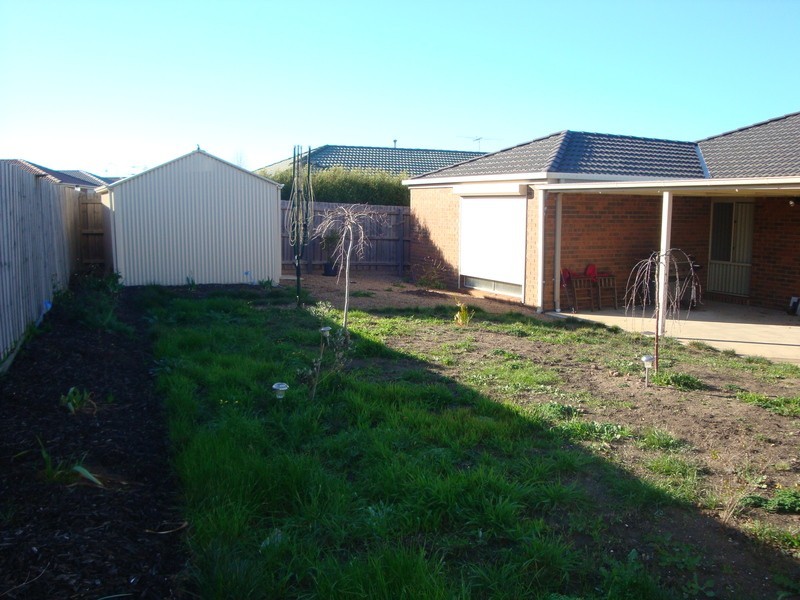 7 Yallop Crescent, Sunbury VIC 3429