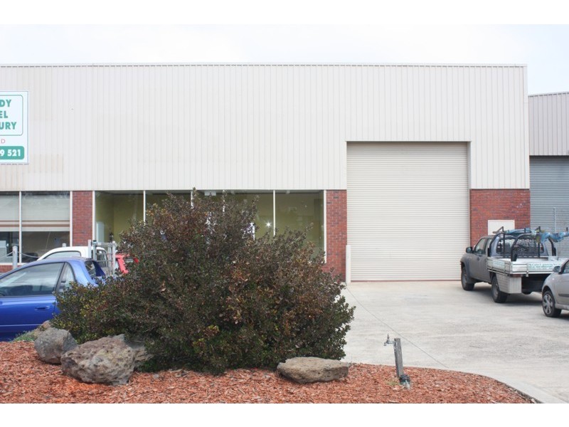 2/14 McDougall Road, Sunbury VIC 3429