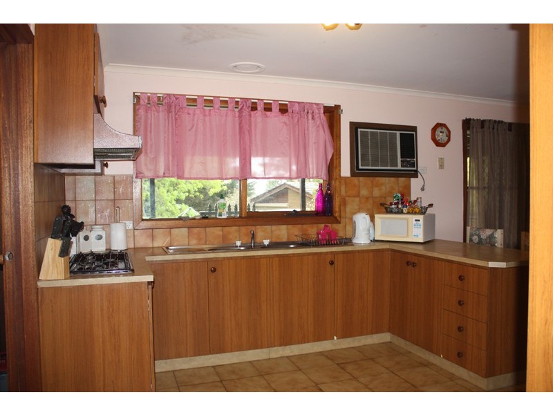 24 Heysen Drive, Sunbury VIC 3429