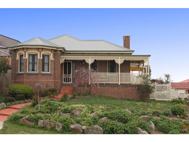 2 Westall Close, Sunbury VIC 3429