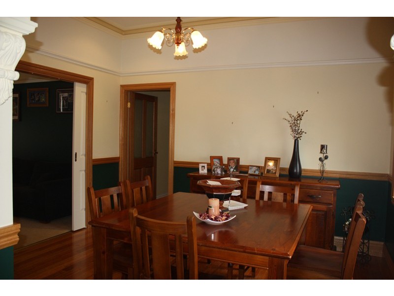 2 Westall Close, Sunbury VIC 3429