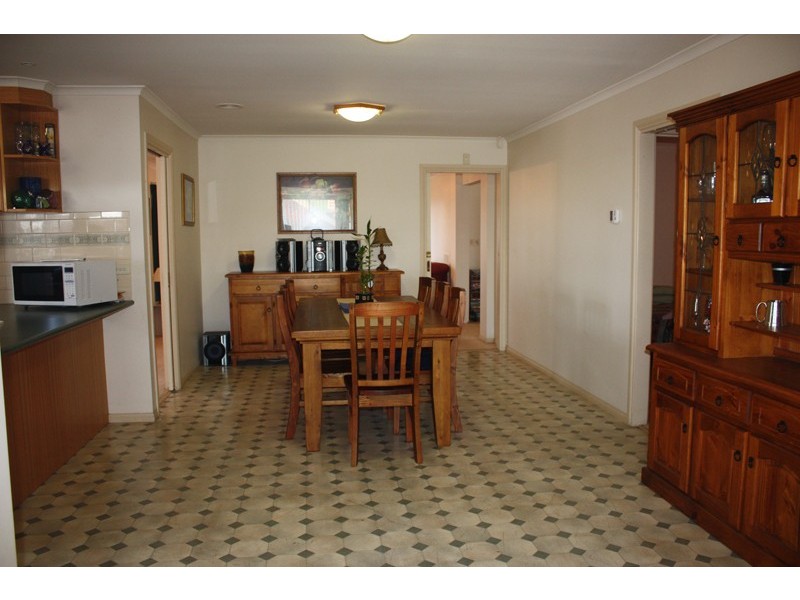 6 Doutney Court, Sunbury VIC 3429