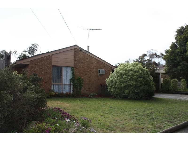 24 Deakin Street, Sunbury VIC 3429