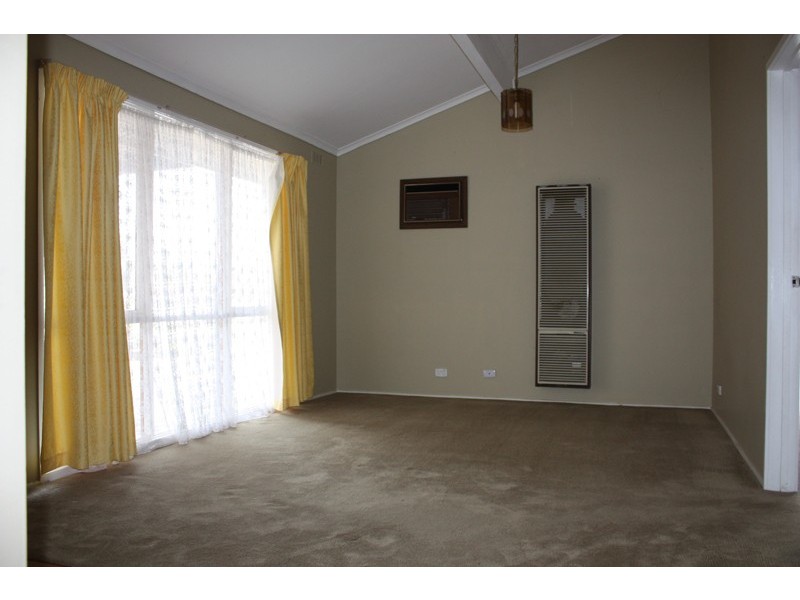 24 Deakin Street, Sunbury VIC 3429