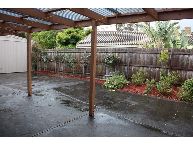 24 Deakin Street, Sunbury VIC 3429