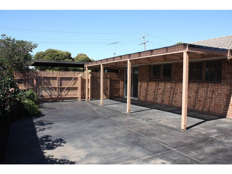 24 Deakin Street, Sunbury VIC 3429