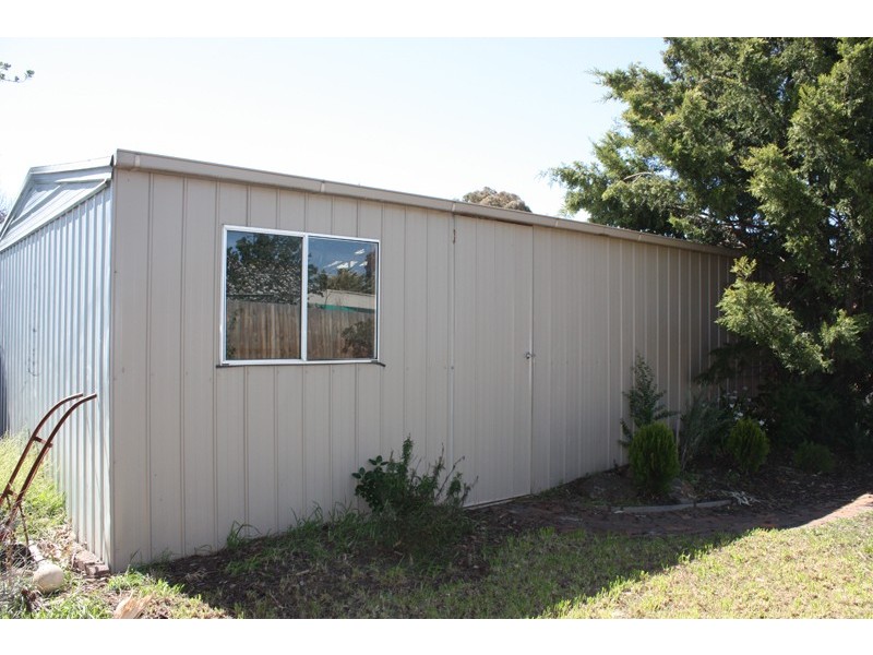 24 Deakin Street, Sunbury VIC 3429