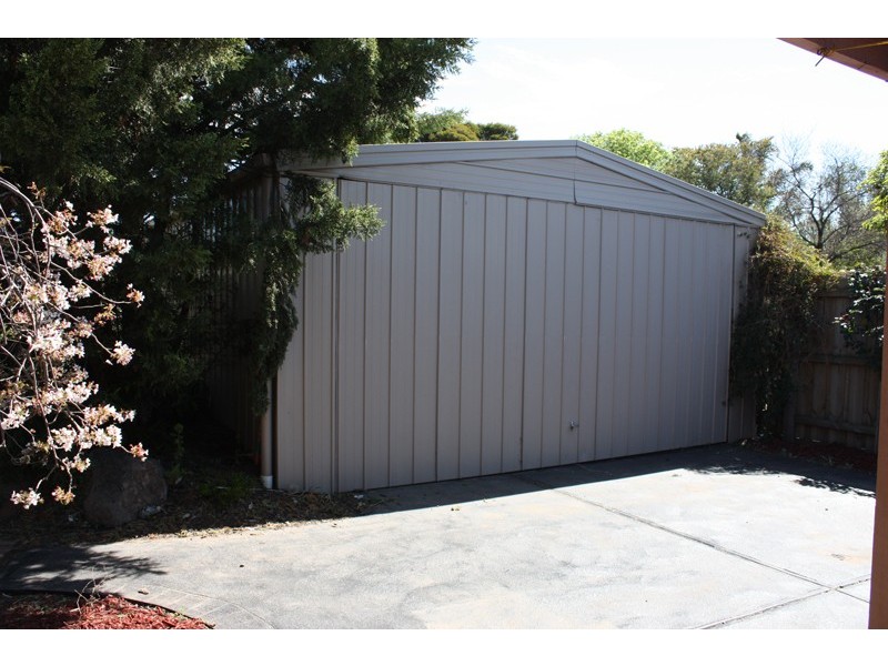 24 Deakin Street, Sunbury VIC 3429
