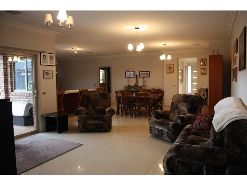 Sunbury VIC 3429