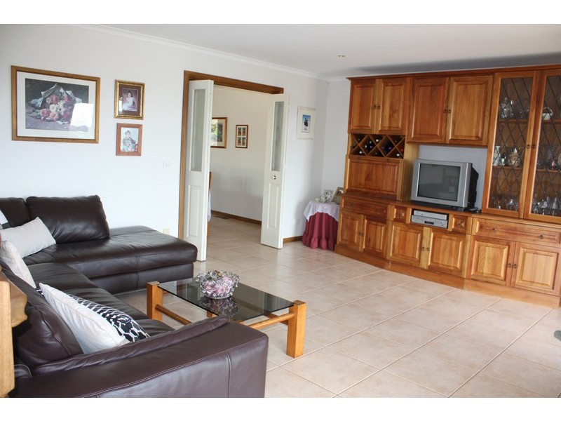 5 Rees Road, Sunbury VIC 3429