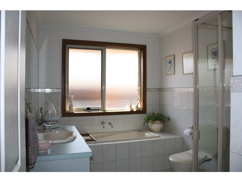 5 Rees Road, Sunbury VIC 3429