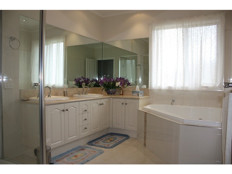 6 Panoramic Place, Sunbury VIC 3429