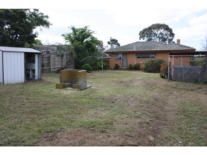 2 McCubbin Court, Sunbury VIC 3429