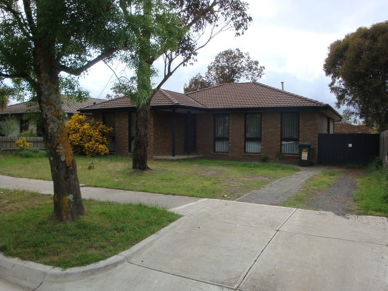 14 Dundas Avenue, Sunbury VIC 3429