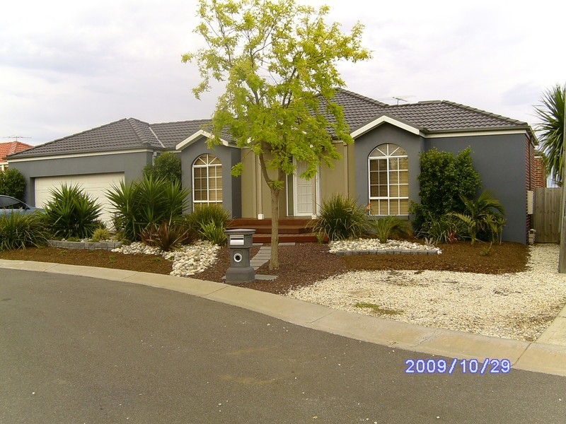 12 Marsh Crescent, Sunbury VIC 3429