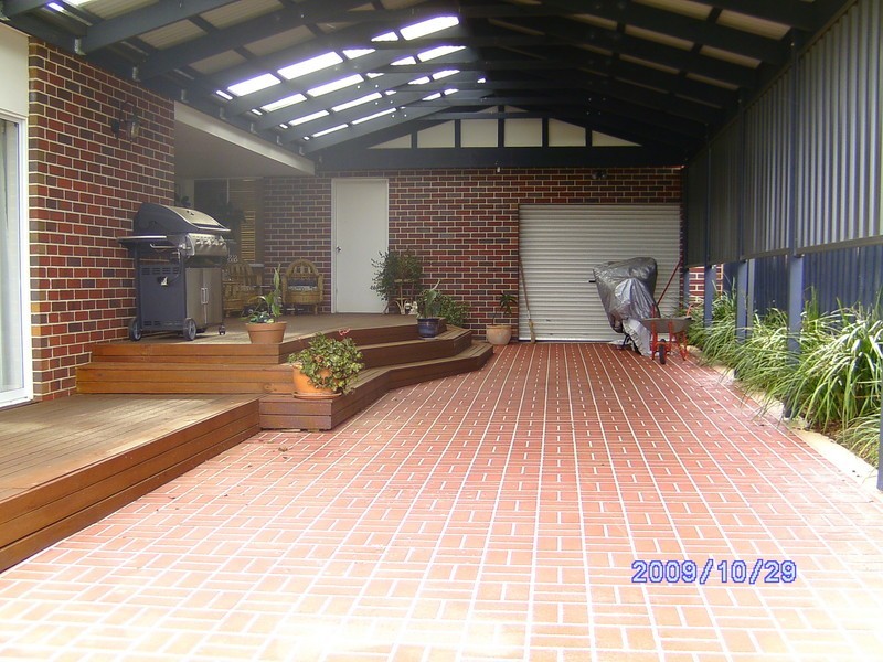 12 Marsh Crescent, Sunbury VIC 3429